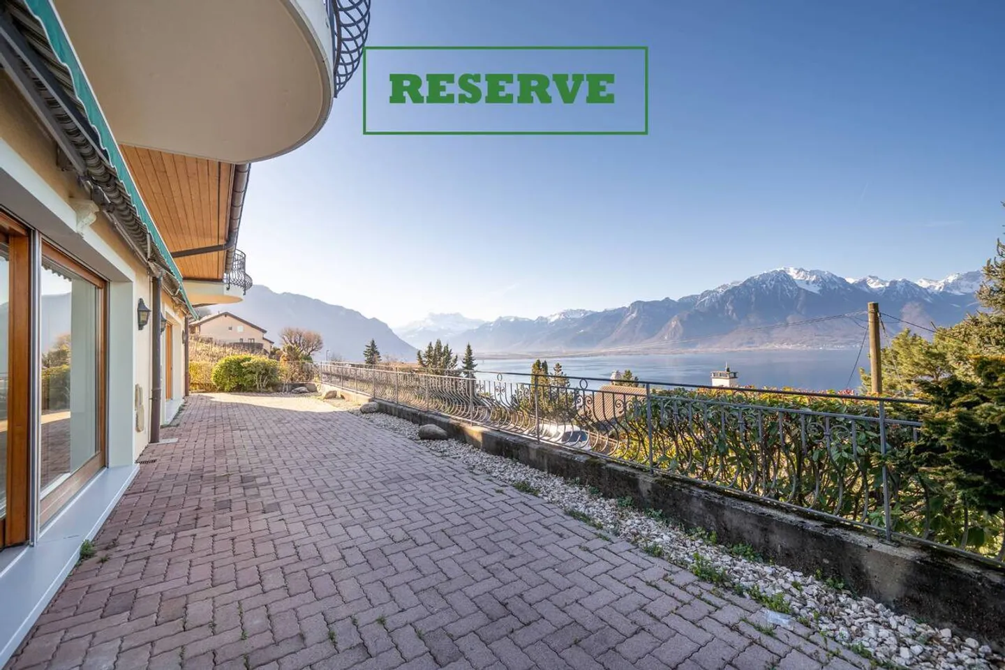 4.5 rooms of 147 m2 with large terrace and private garden - Photo 1 of 13