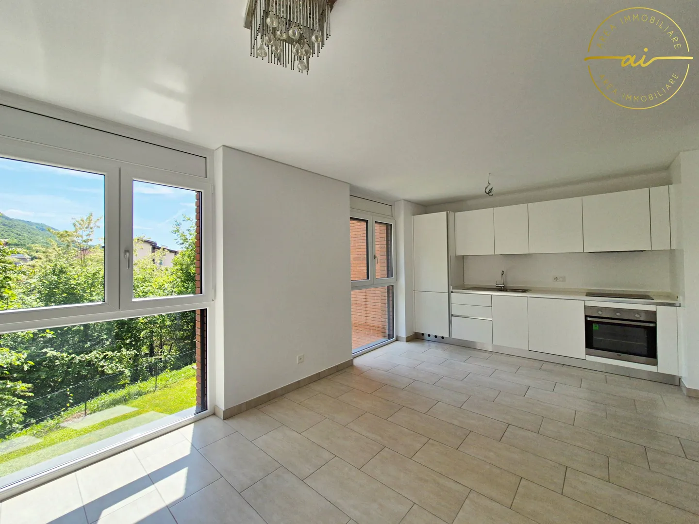 APPARTAMENTO DI 2.5 LOCALI IN MEZZO AL VERDE A CADRO - Foto 1 di 12