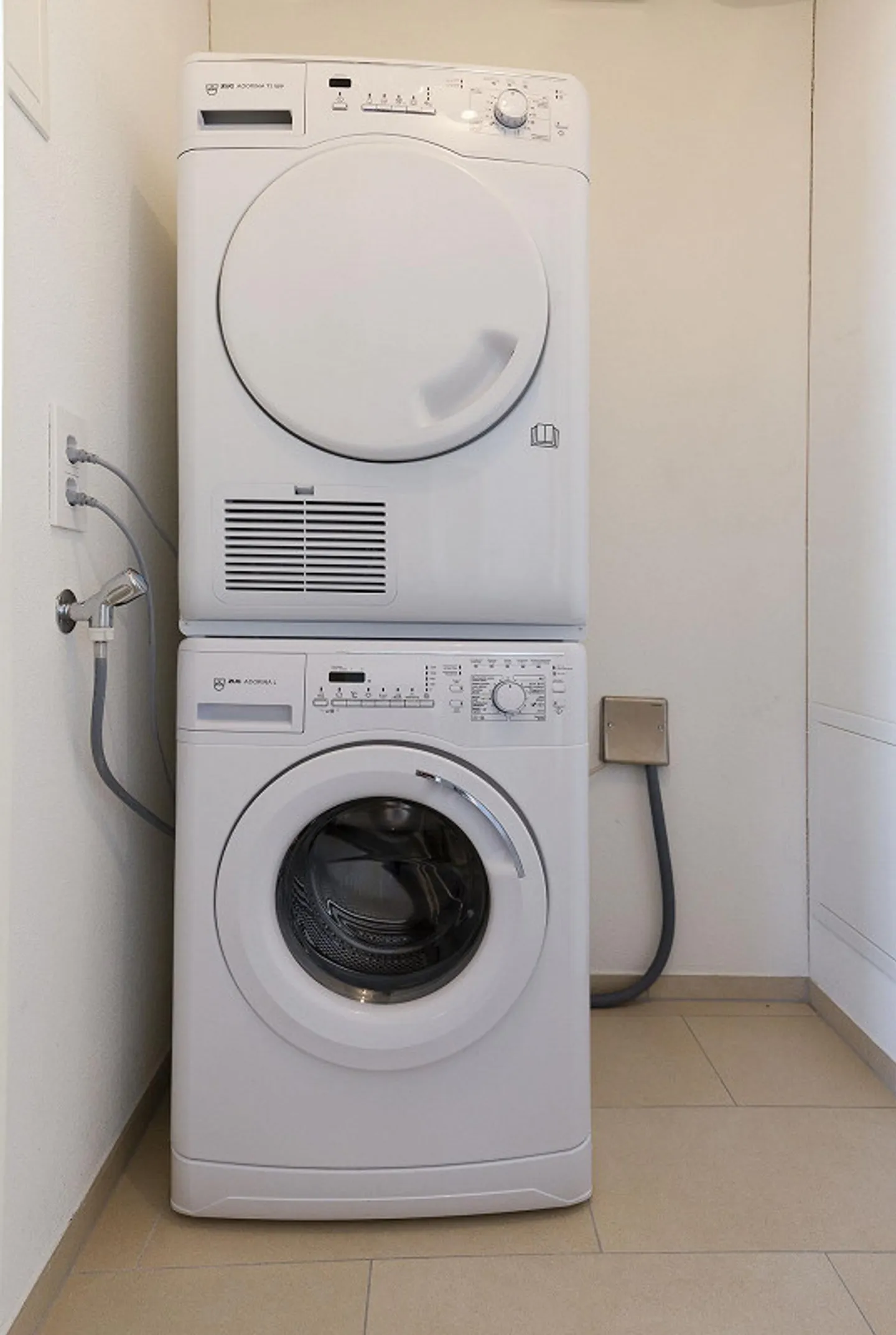 Topmoderne 3,5 Zimmerwohnung im Zentrum von Uznach - Foto 8 von 9