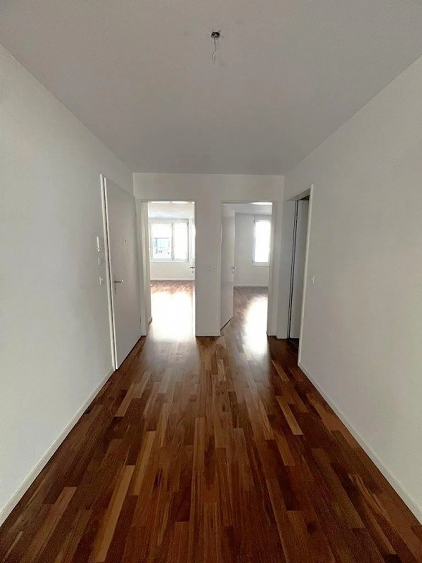 Plenty of space for your dream! - Photo 8 of 10