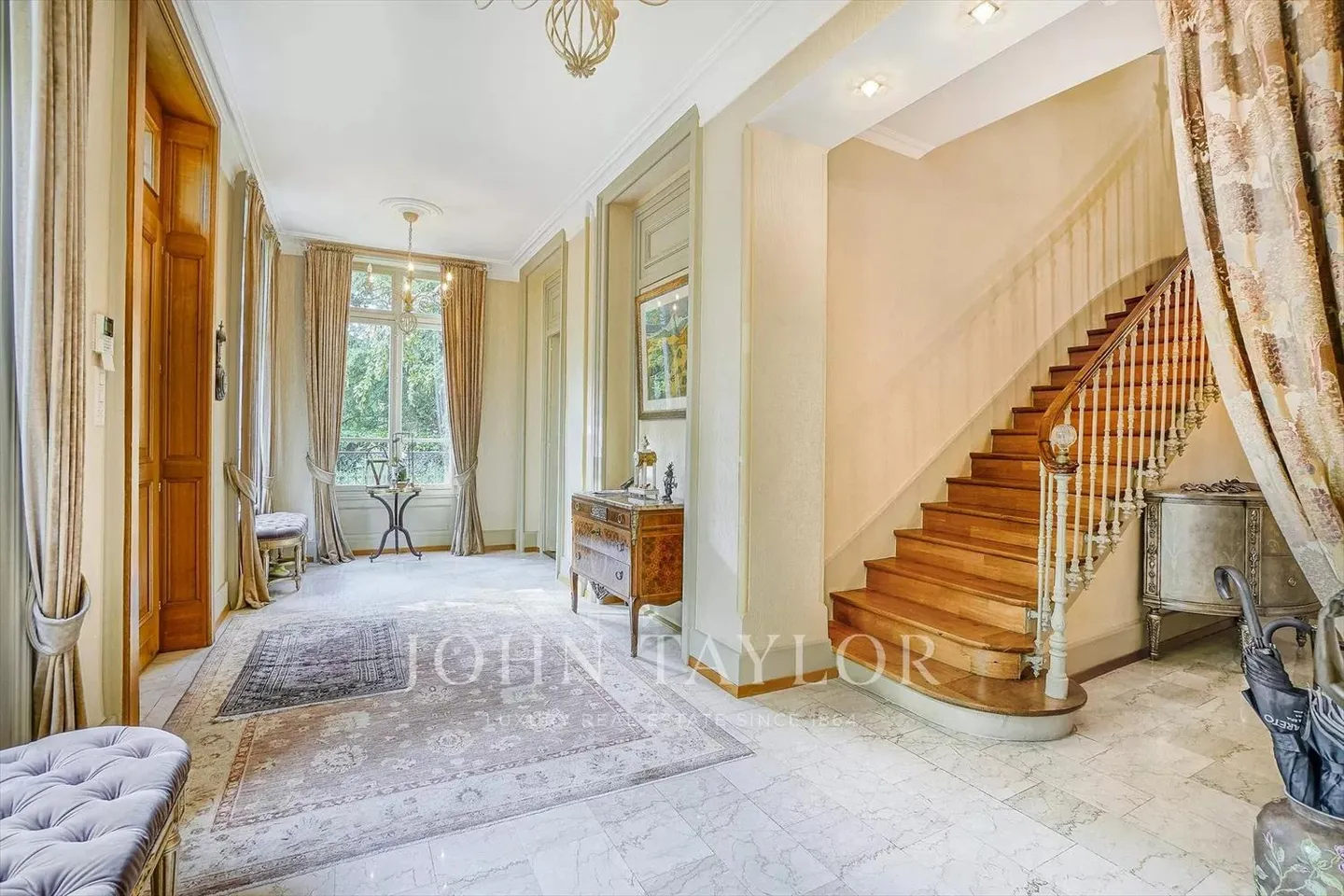 Belle maison de ville à deux pas du lac - Photo 5 sur 13