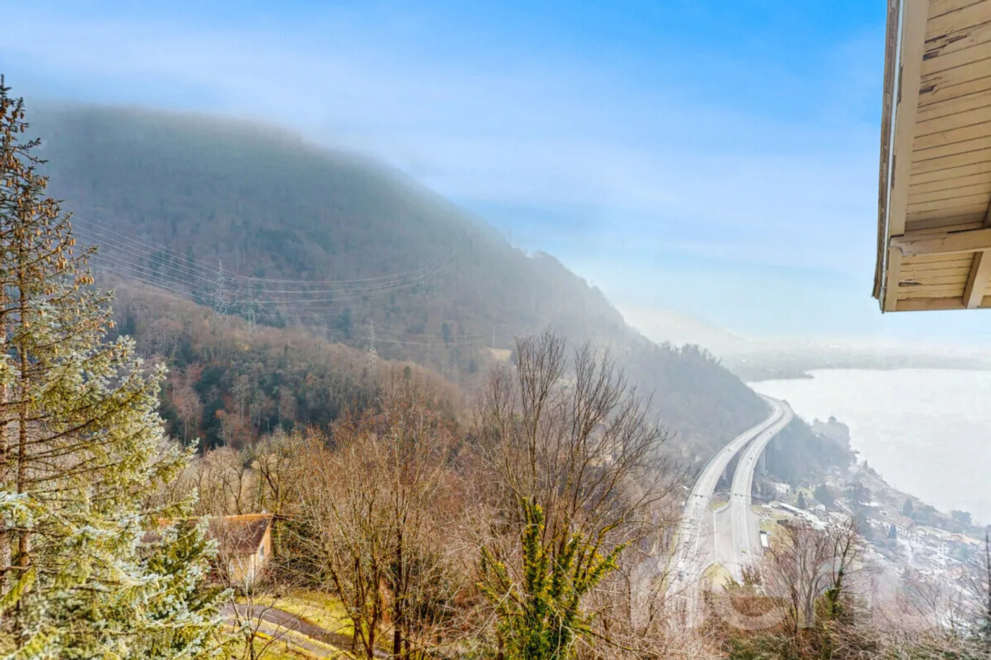 Ultimo piano affascinante a Territet con vista sul lago e sulle Alpi - Foto 11 di 13