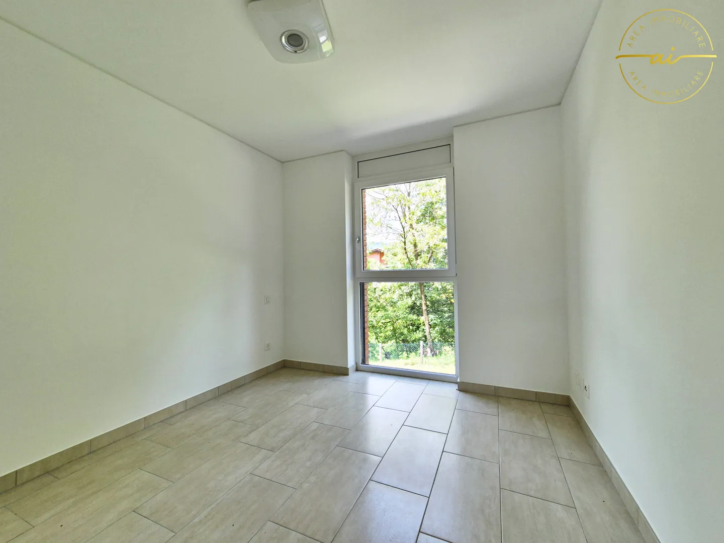 APPARTAMENTO DI 2.5 LOCALI IN MEZZO AL VERDE A CADRO - Foto 6 di 12