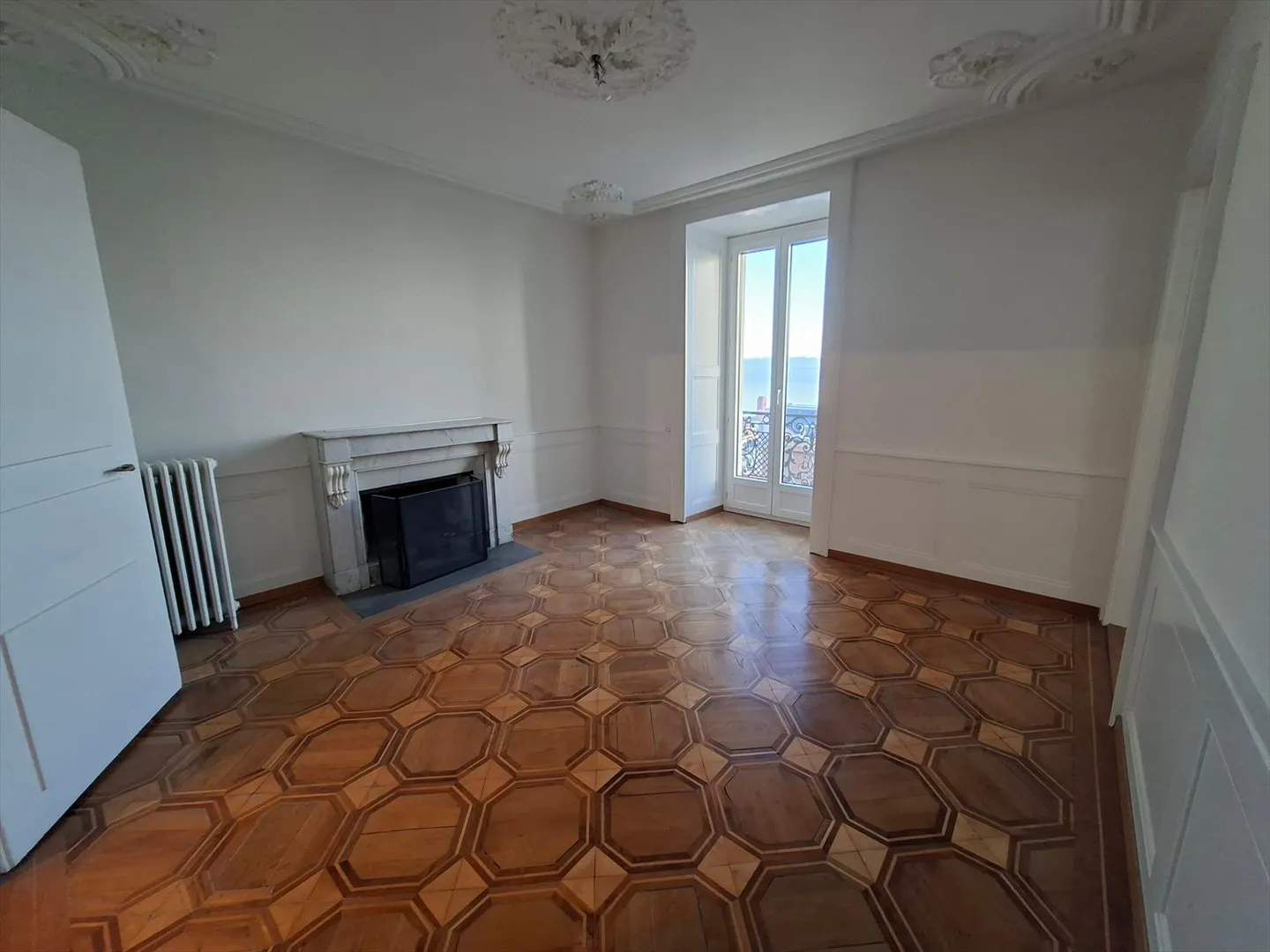 Renovated 3-room apartment on the 1st floor - Photo 3 of 7