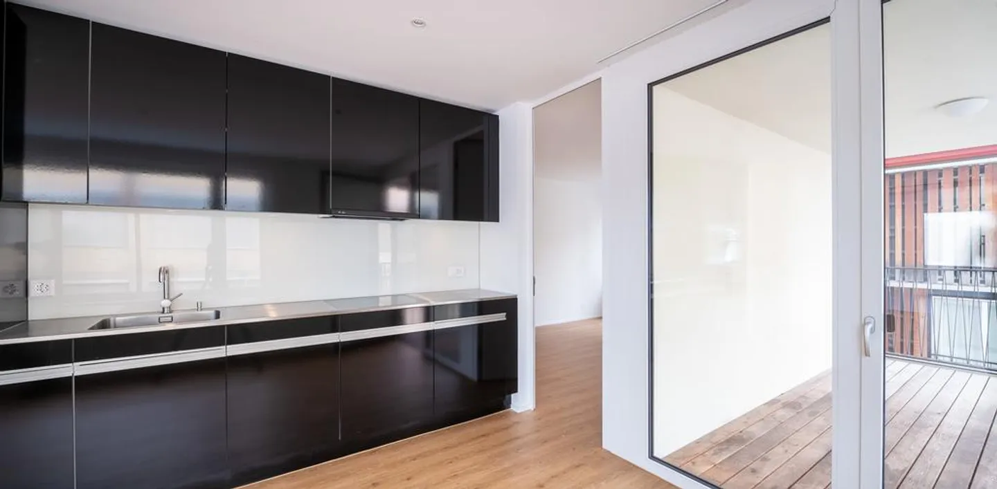 Modern apartment in the Cypress Courtyard! - Photo 2 of 10