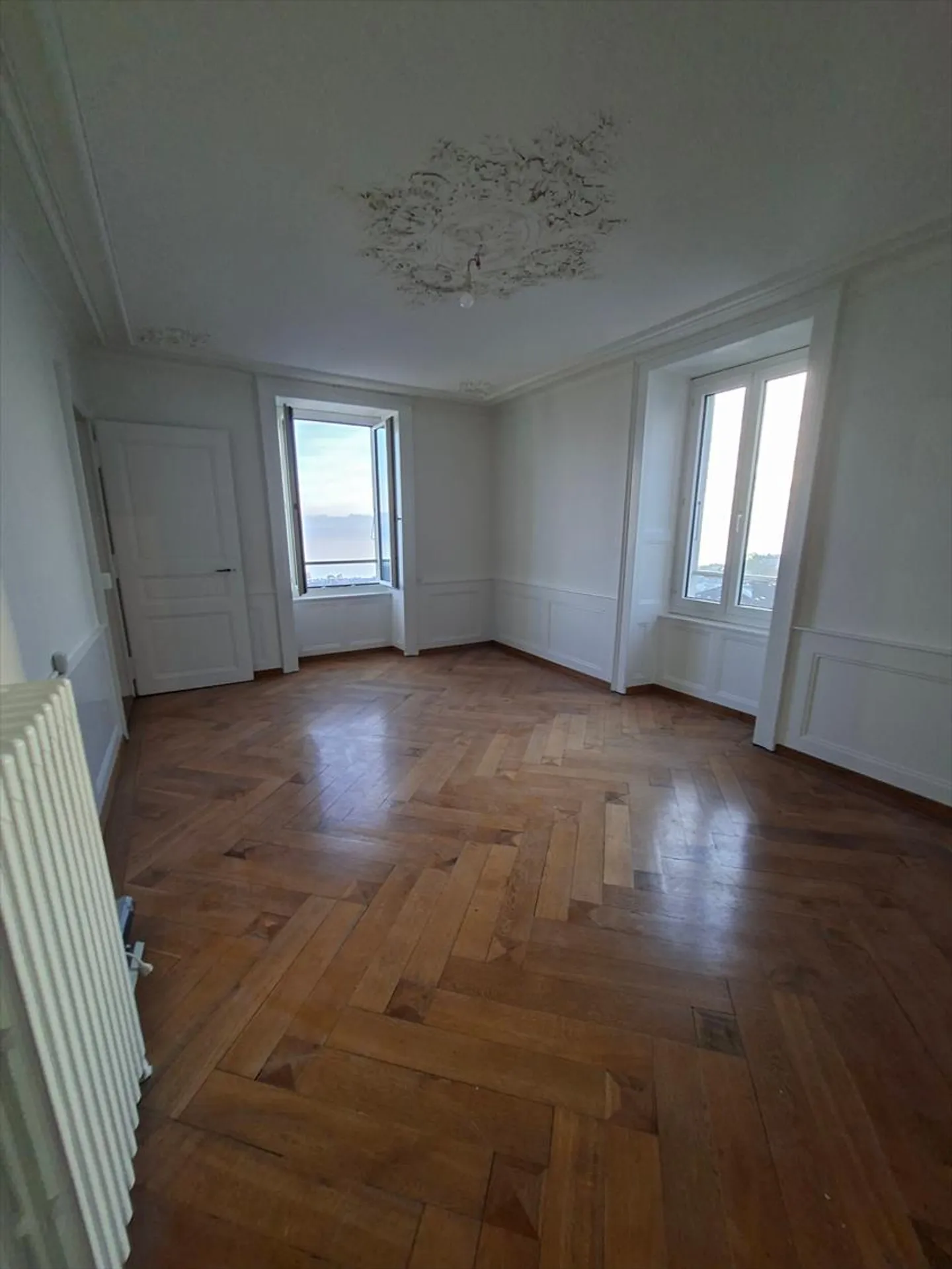 Renovated 3-room apartment on the 1st floor - Photo 4 of 7