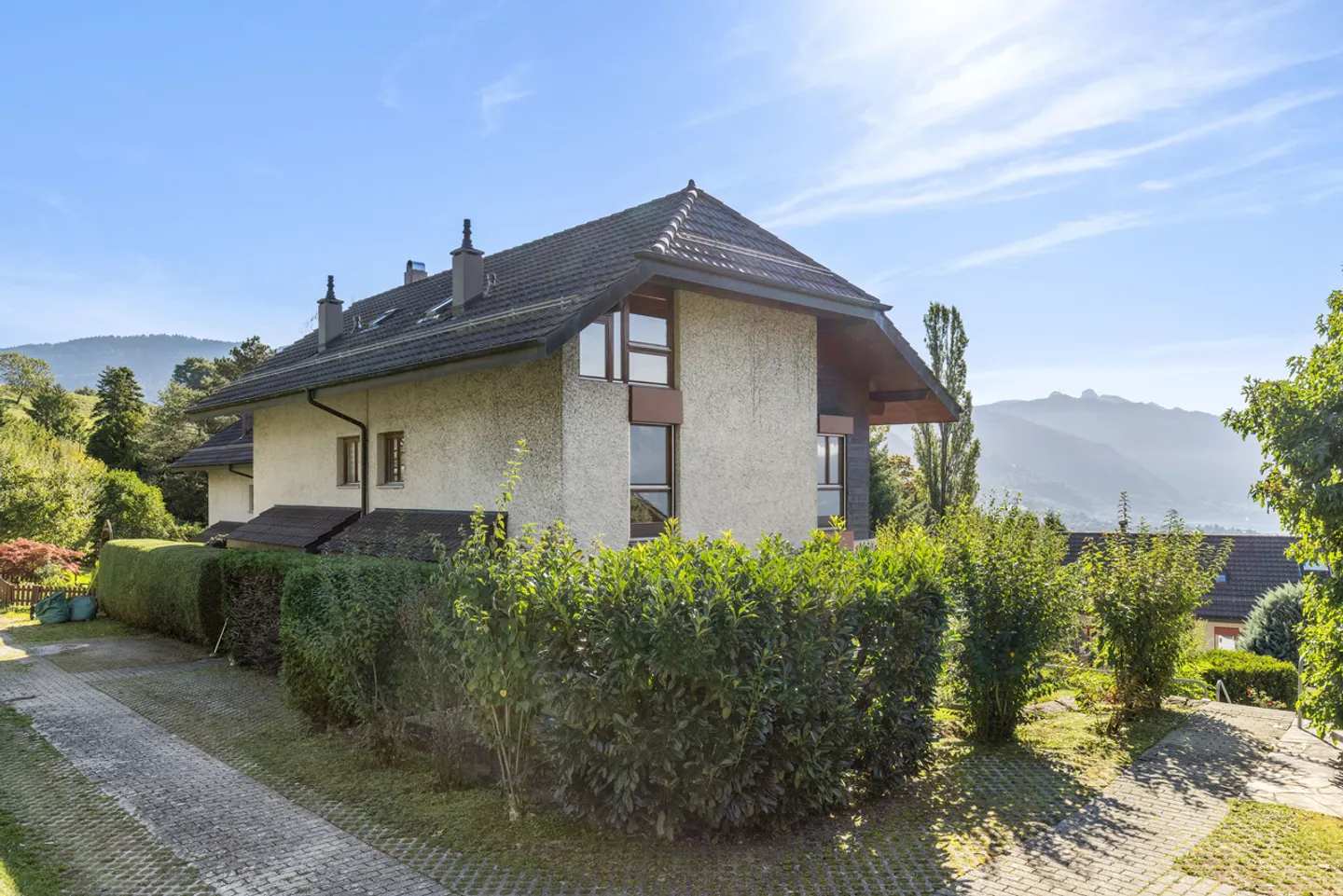 Sehr schönes 5,5-Zimmer-Haus mit Seeblick - Foto 1 von 13