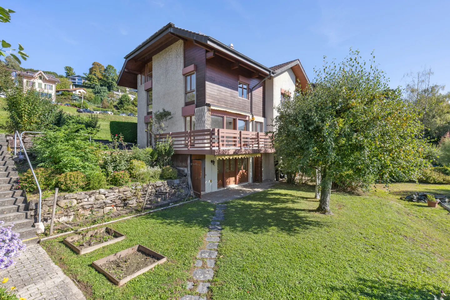 Sehr schönes 5,5-Zimmer-Haus mit Seeblick - Foto 2 von 13