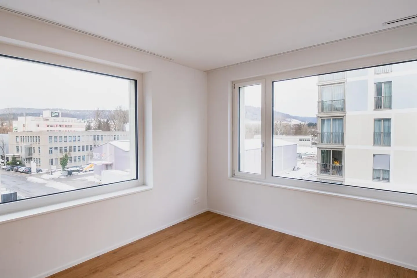 Modern apartment in the Cypress Courtyard! - Photo 7 of 10