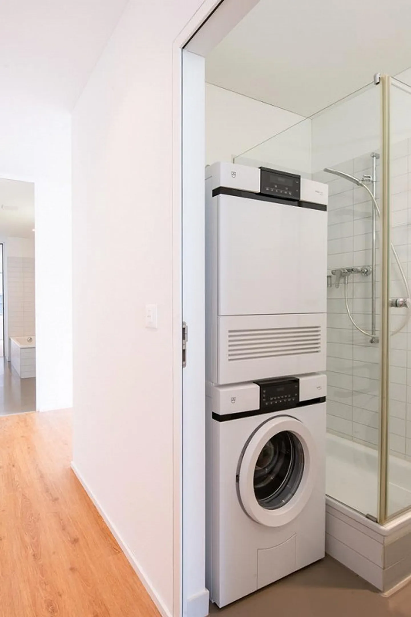 Modern apartment in the Cypress Courtyard! - Photo 9 of 10