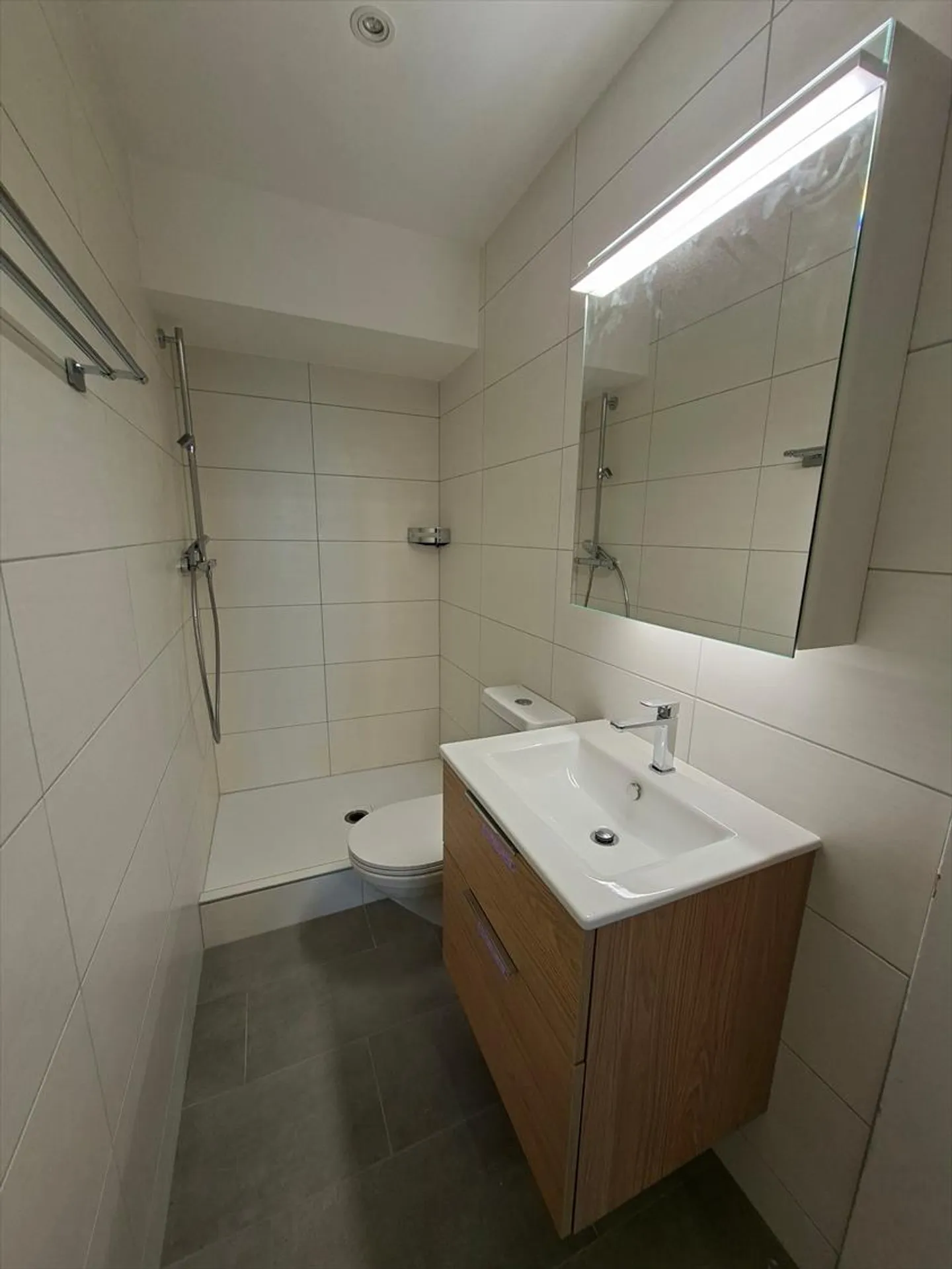 Renovated 3-room apartment on the 1st floor - Photo 6 of 7