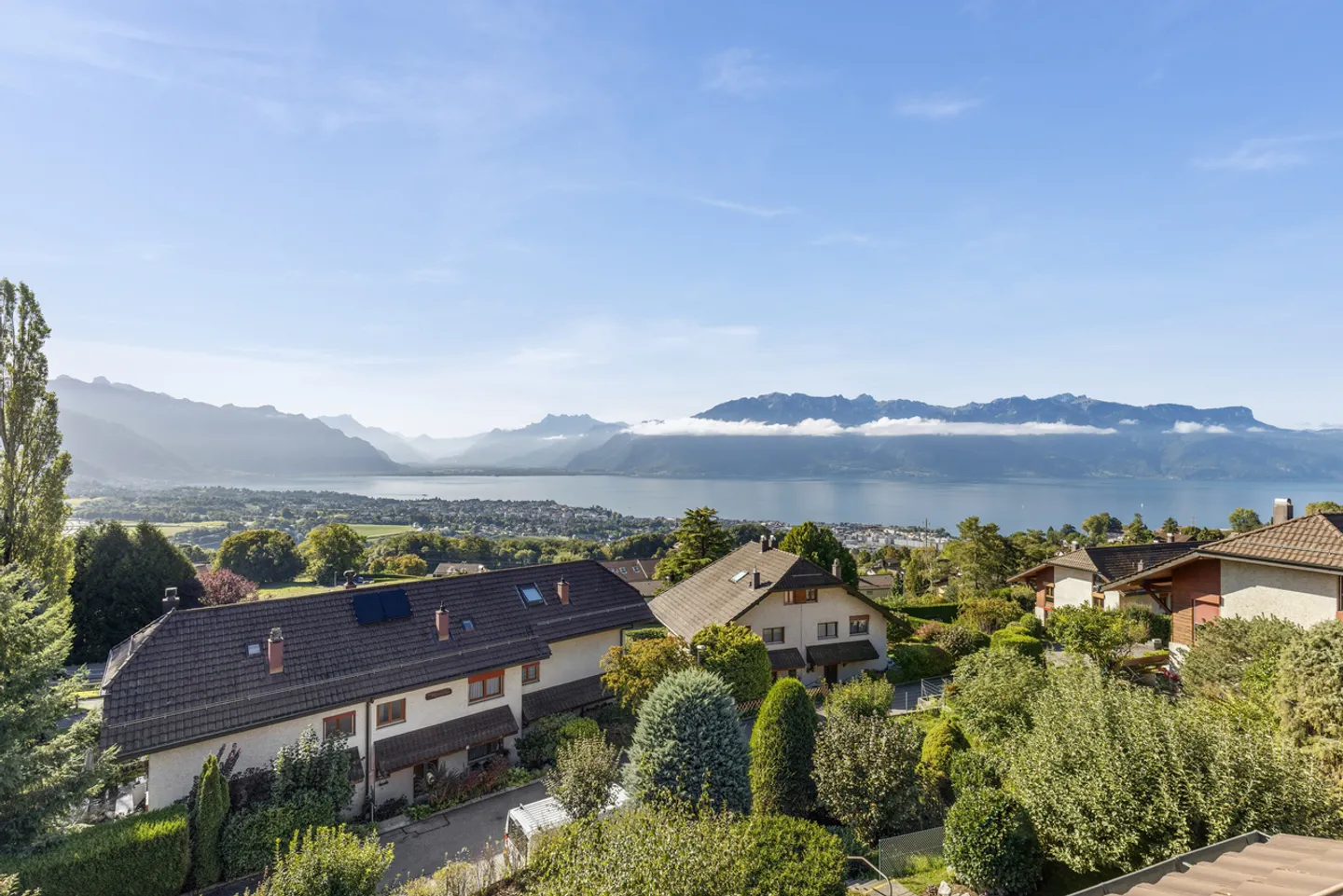 Sehr schönes 5,5-Zimmer-Haus mit Seeblick - Foto 3 von 13