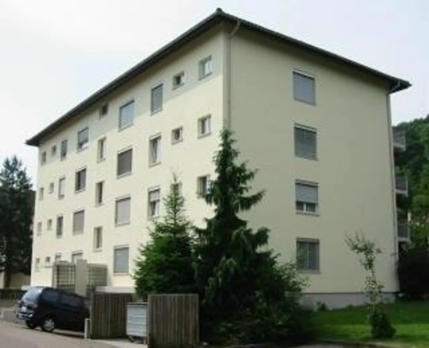 Belle appartement de 3,5 pièces avec balcon (123) - Photo 1 sur 9