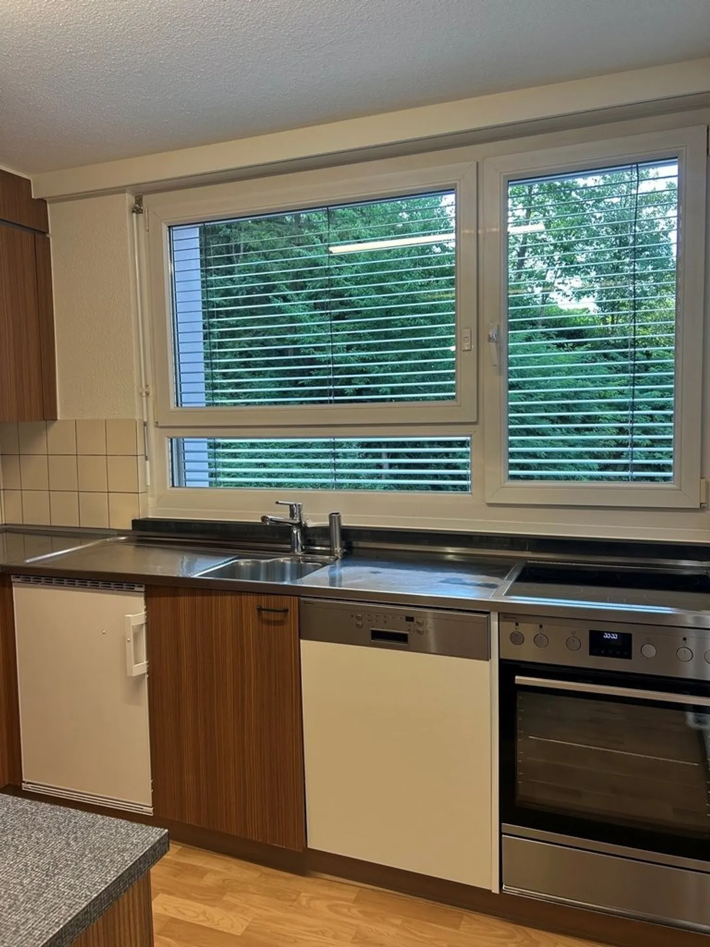 Charming apartment in idyllic location - Photo 4 of 12