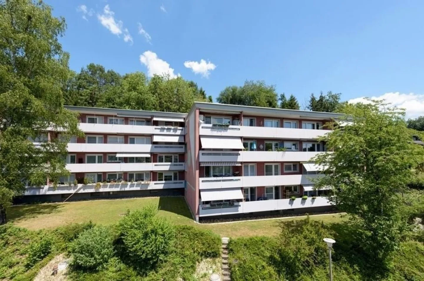 Charming apartment in idyllic location - Photo 1 of 12