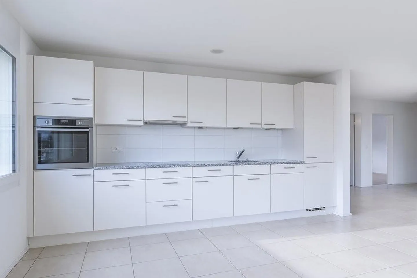 Attraktive 3.5-Zimmerwohnung in zentraler Lage - Foto 3 von 9