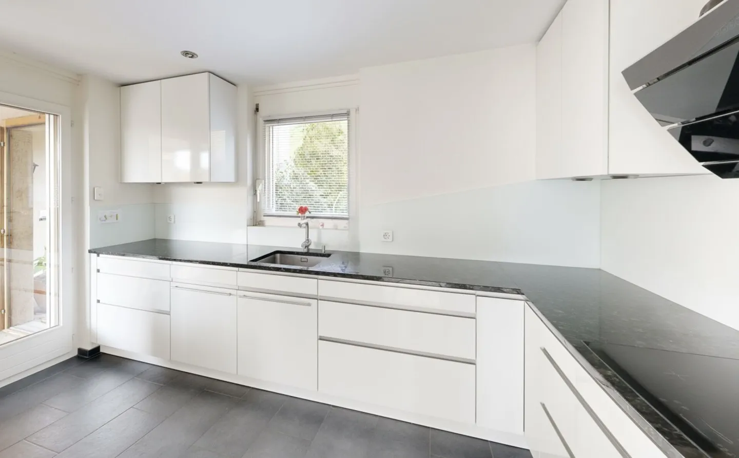 UNICA VILLA UNIFAMILIARE A HERRENSCHWANDEN - Foto 4 di 18