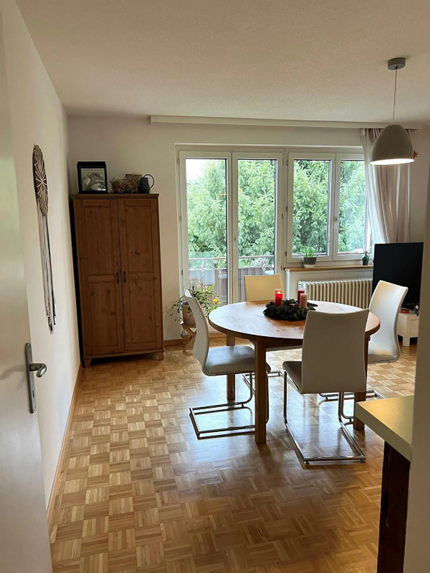 Quiet living in the beautiful Niklausen district - Photo 2 of 9