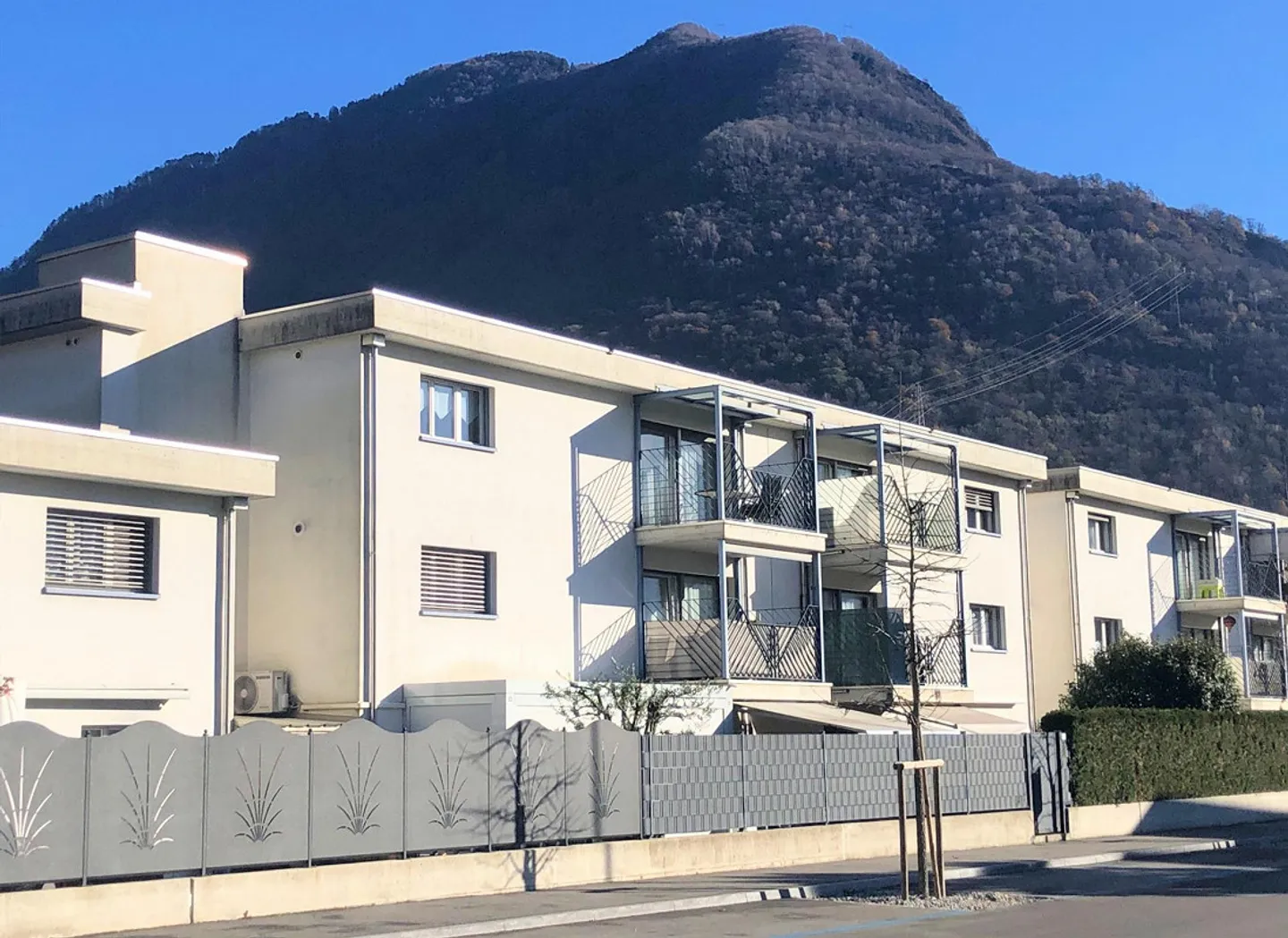 Geräumige Wohnung im obersten Stockwerk in einer praktischen und strategischen Lage - Foto 3 von 15