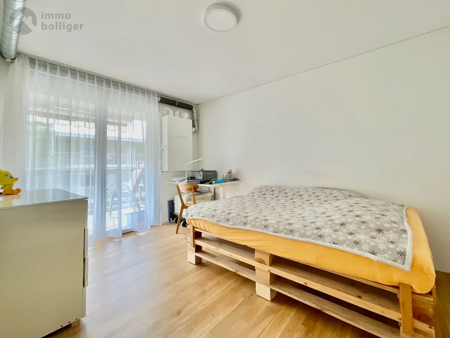 Klein, aber fein: Moderne 2½-Zimmerwohnung mit grossem Balkon - Foto 7 von 12