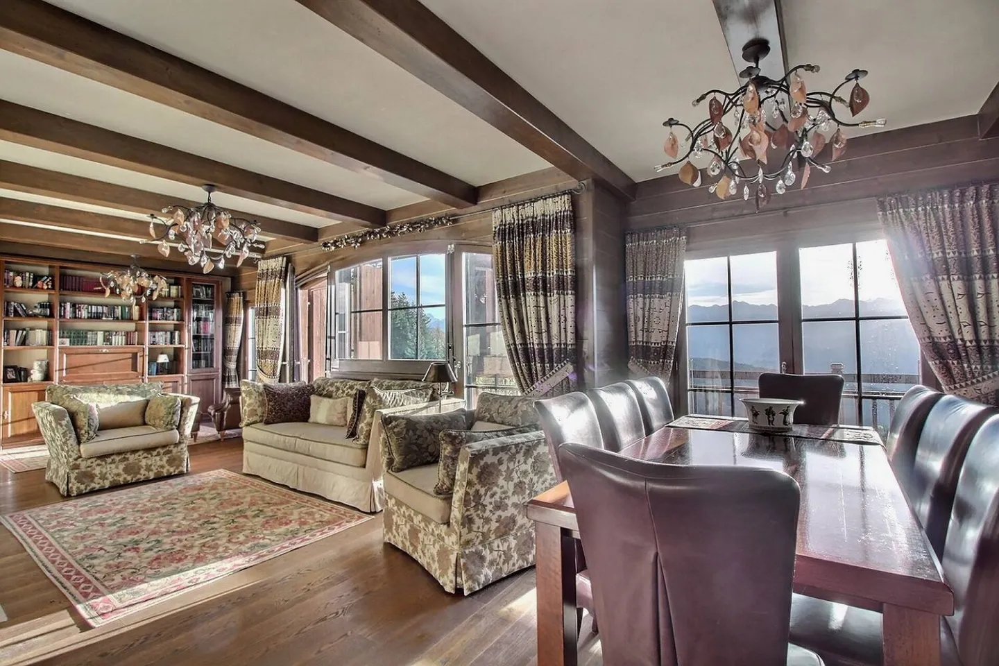 7-Room Chalet in Anzère - Photo 2 of 18