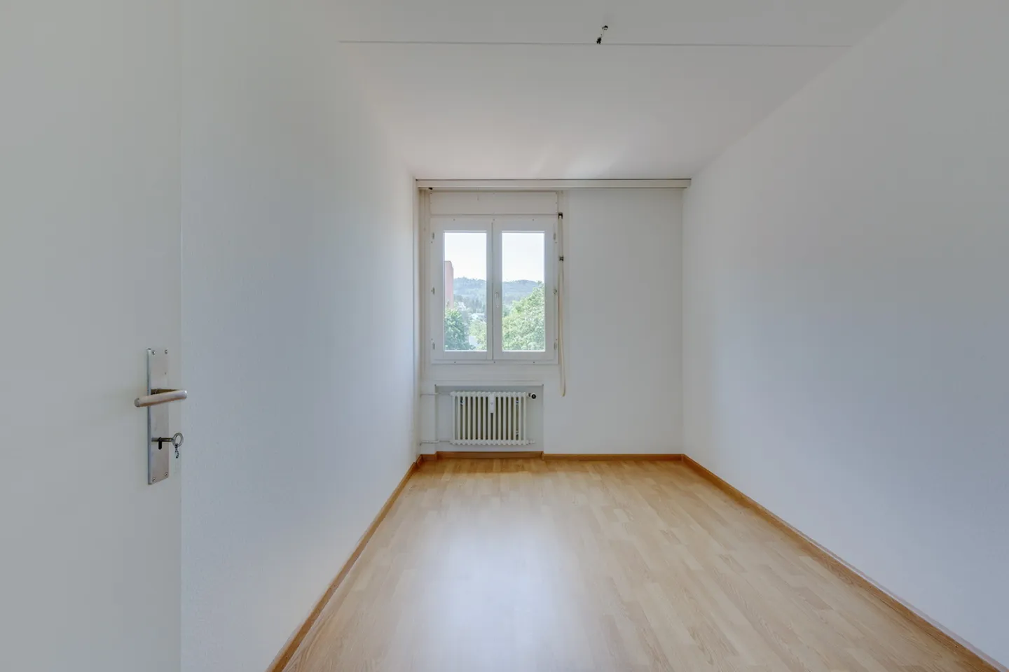 Spacious Apartment with View - Photo 5 of 9