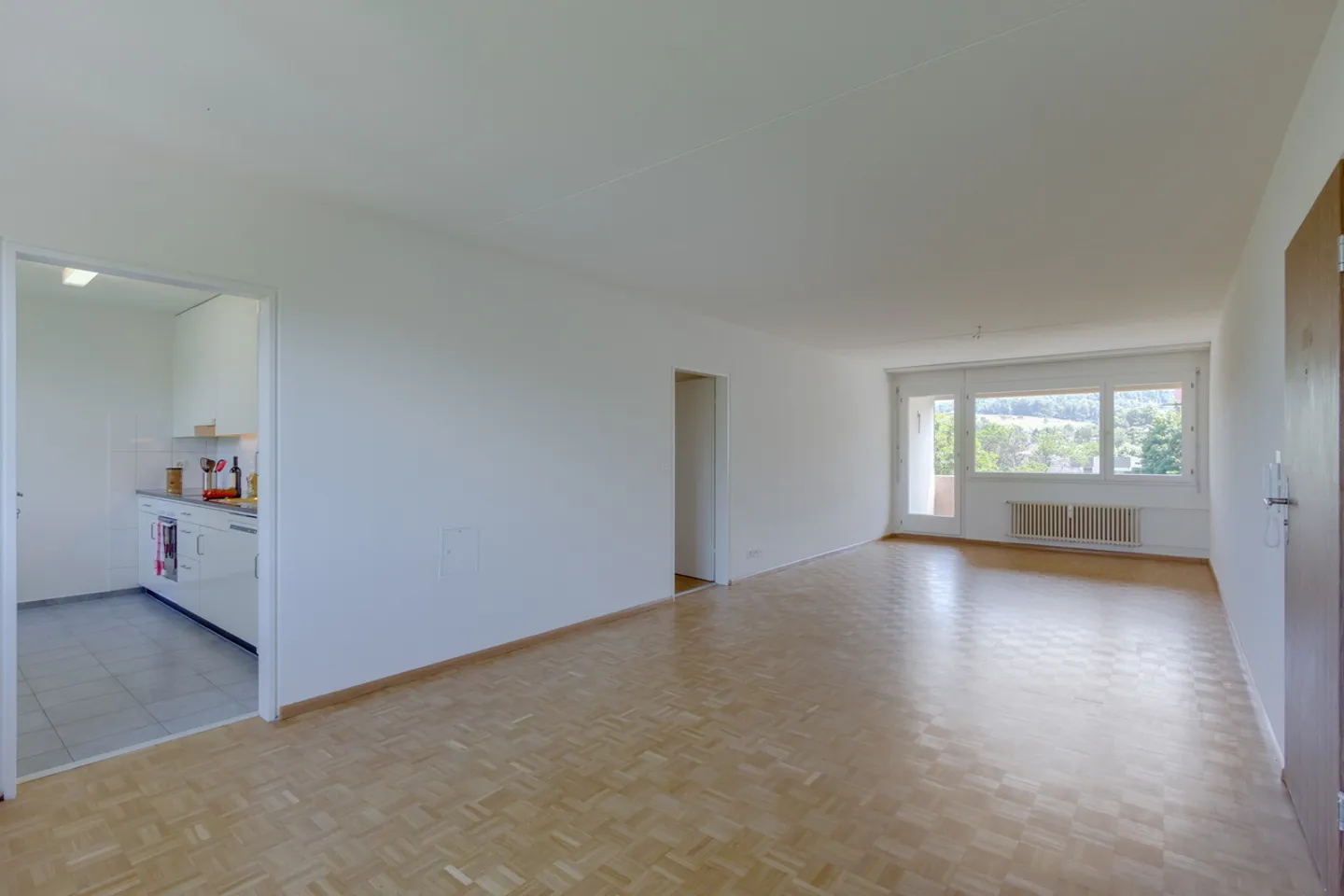 Spacious Apartment with View - Photo 2 of 9