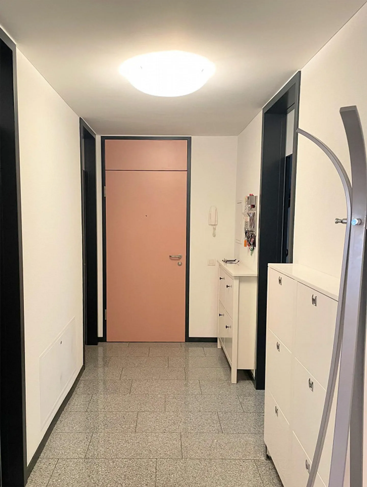 Geräumige Wohnung im obersten Stockwerk in einer praktischen und strategischen Lage - Foto 4 von 15
