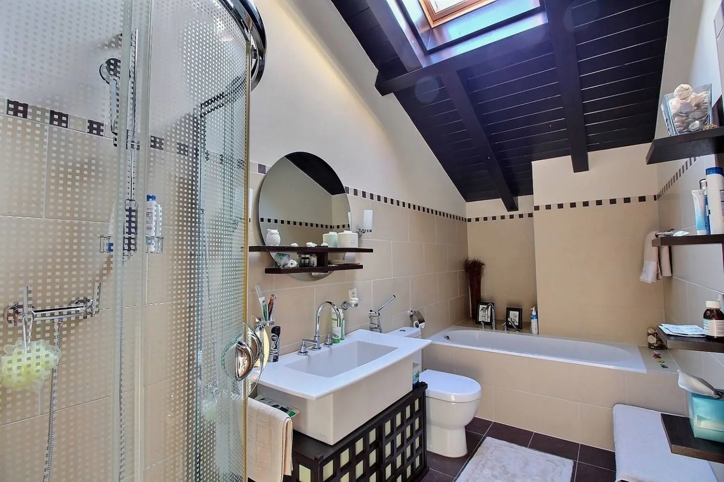 7-Room Chalet in Anzère - Photo 14 of 18