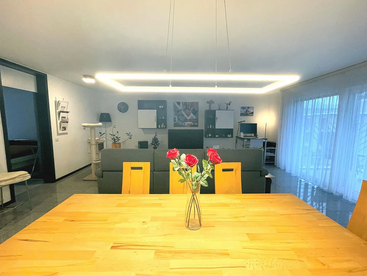 Geräumige Wohnung im obersten Stockwerk in einer praktischen und strategischen Lage - Foto 8 von 15