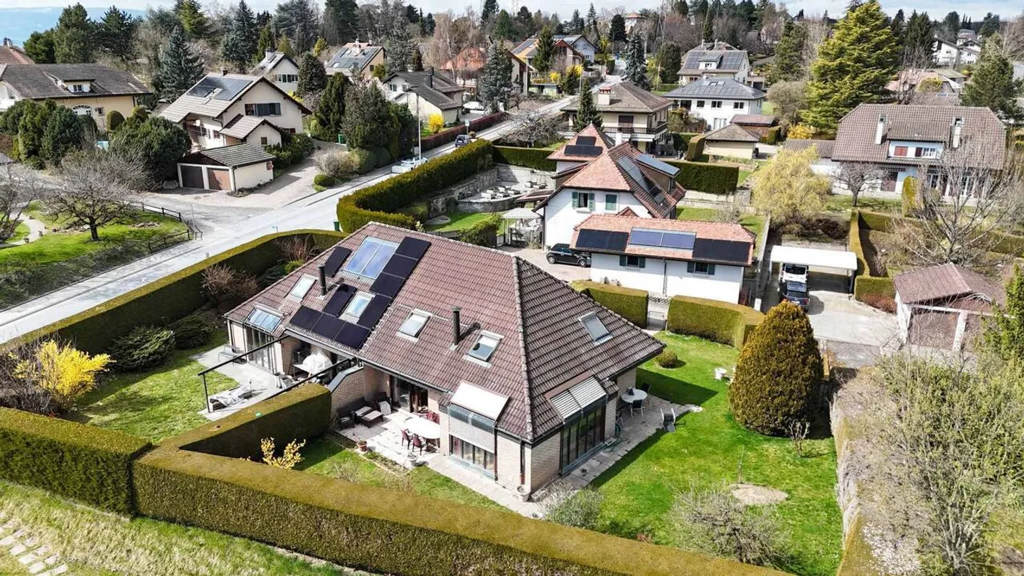 Villa de Maison de Ville avec Caractère et Jardin à Mont-sur-Lausanne - Photo 1 sur 11