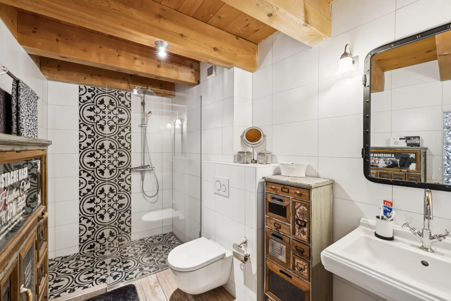 Riduzione di prezzo - Casa triplex di villaggio e annesso di Sotheby's - Foto 7 di 11