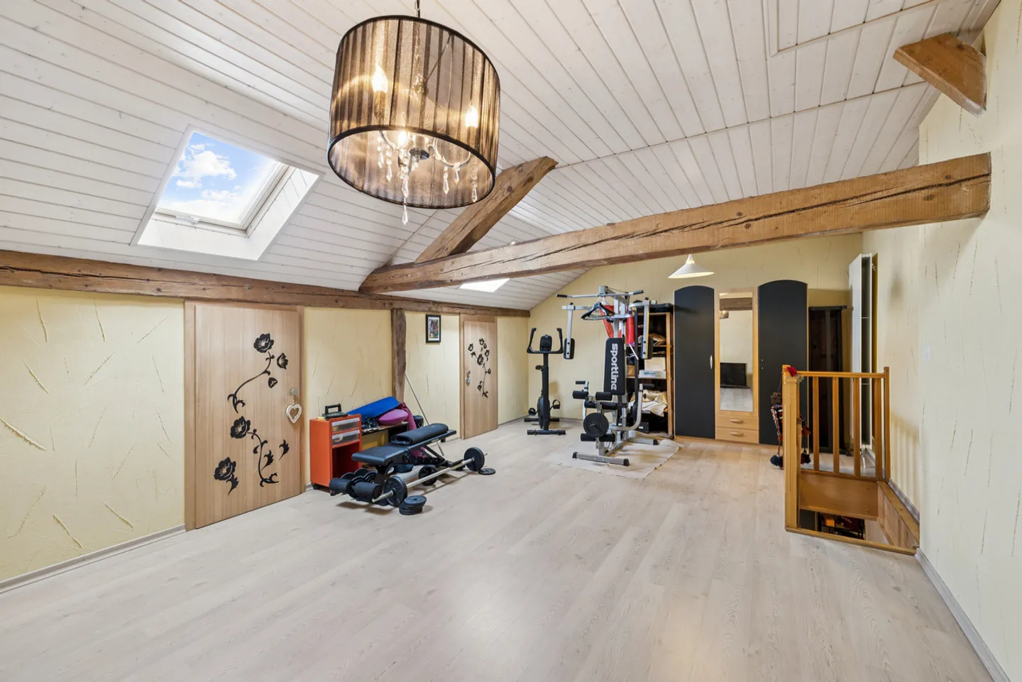 Riduzione di prezzo - Casa triplex di villaggio e annesso di Sotheby's - Foto 9 di 11