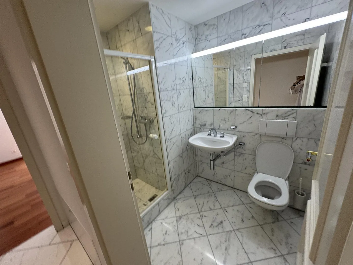 Appartement spacieux de 5,5 pièces au rez-de-chaussée avec espace jardin - Photo 10 sur 12