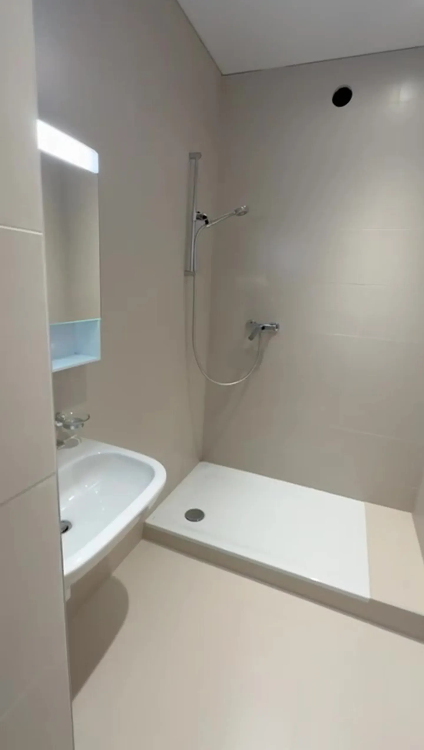 Bel appartement de 1,5 pièce dans la Jonktion - Photo 6 sur 8