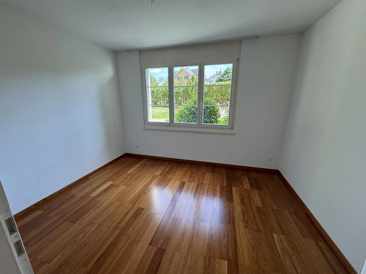 Appartement spacieux de 5,5 pièces au rez-de-chaussée avec espace jardin - Photo 5 sur 12