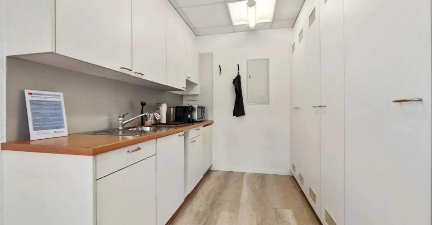 Realize Your Professional Dream - Business Center Willisau! - Photo 4 of 5