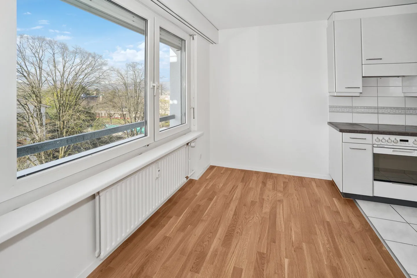 Appartamento 4 locali con vista nella comunità fiscalmente vantaggiosa di Arlesheim - Foto 3 di 11