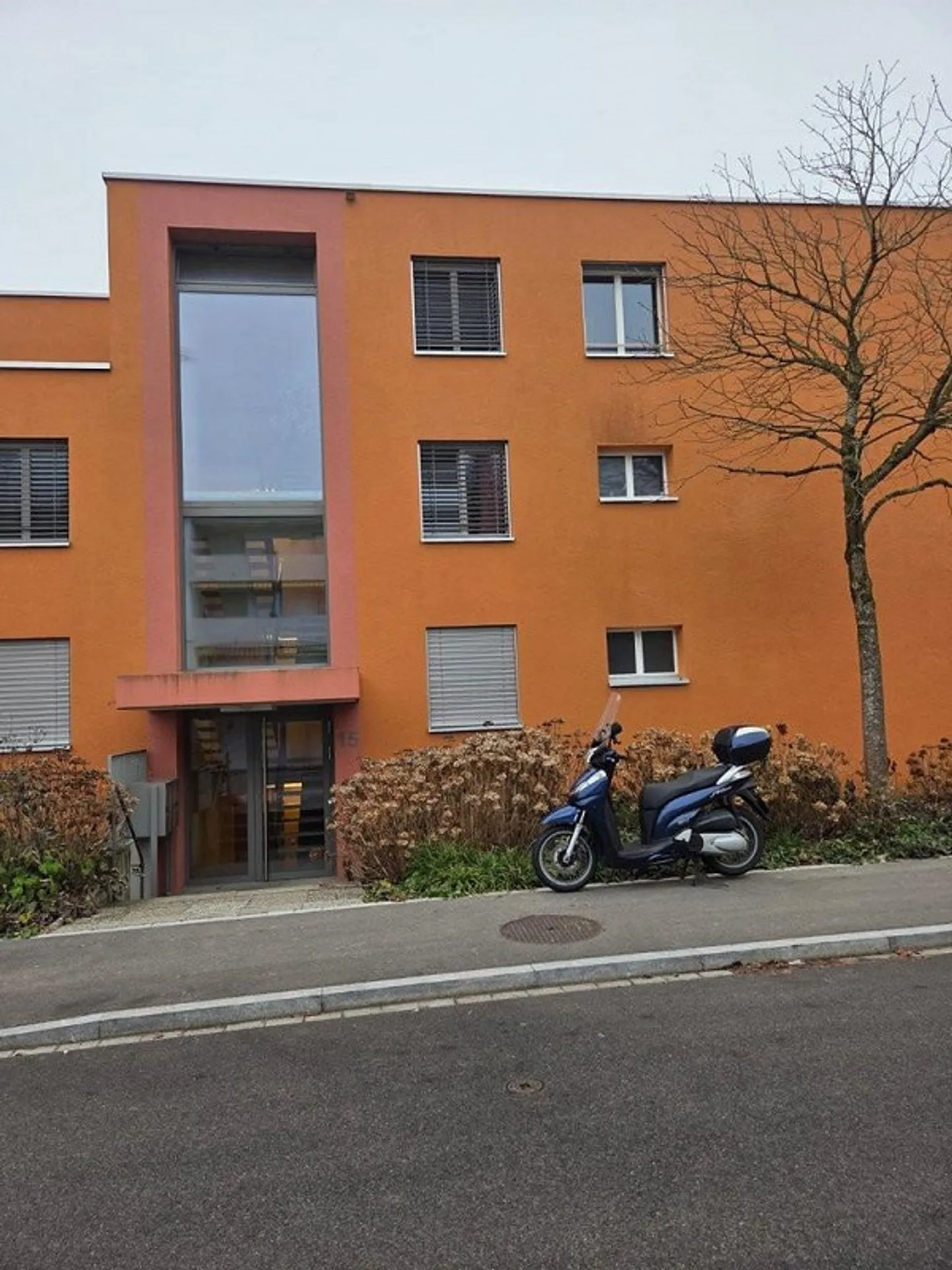 LOUER SANS DÉPÔT DE LOYER - Appartement en terrasse avec vue sur la verdure - Photo 1 sur 6