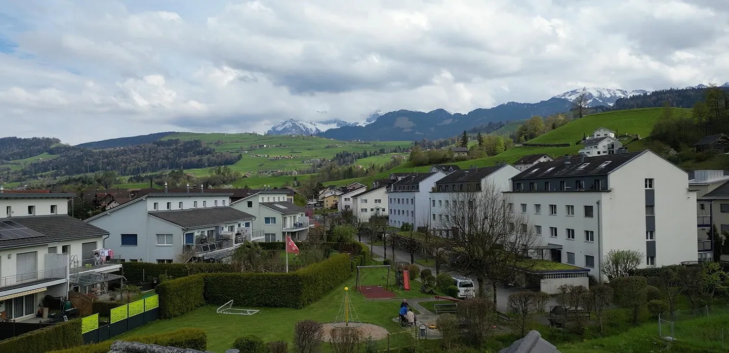 Maison individuelle avec jardin d'hiver et vue sur le Pilatus dans le meilleur emplacement à Schachen LU - Photo 2 sur 7