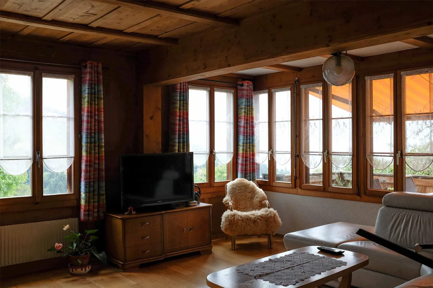 Grande appartement de 4.5 pièces dans la verdure - Photo 4 sur 13