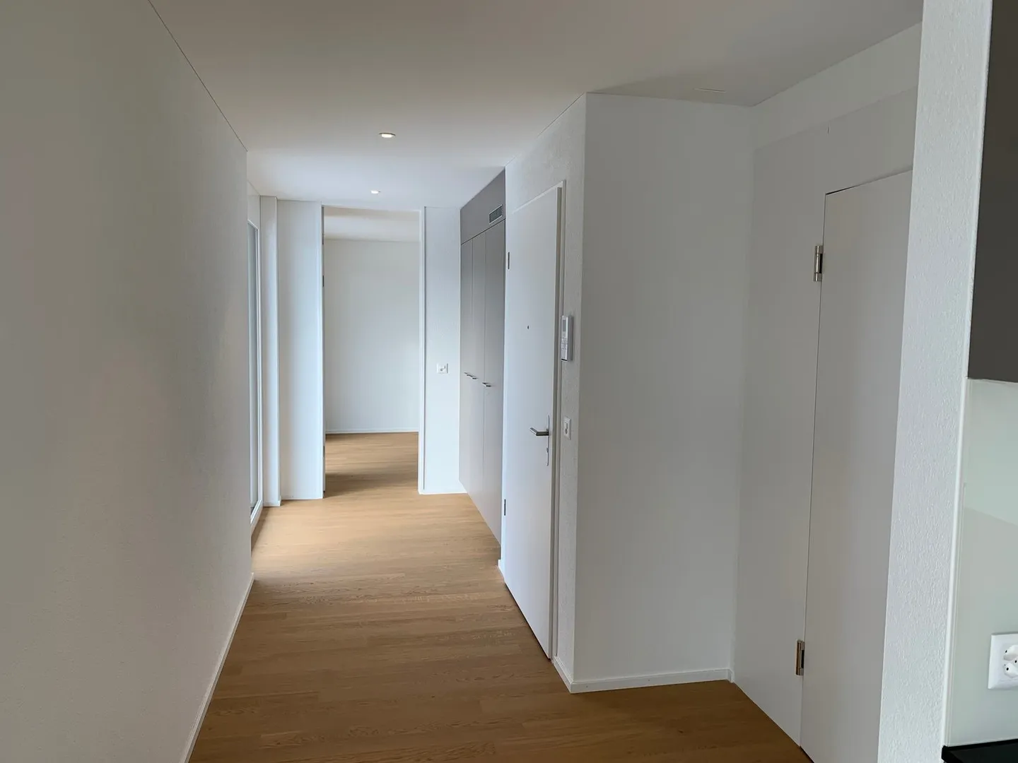 Appartement en Attique Spacieux avec Belle Terrasse - Photo 4 sur 11