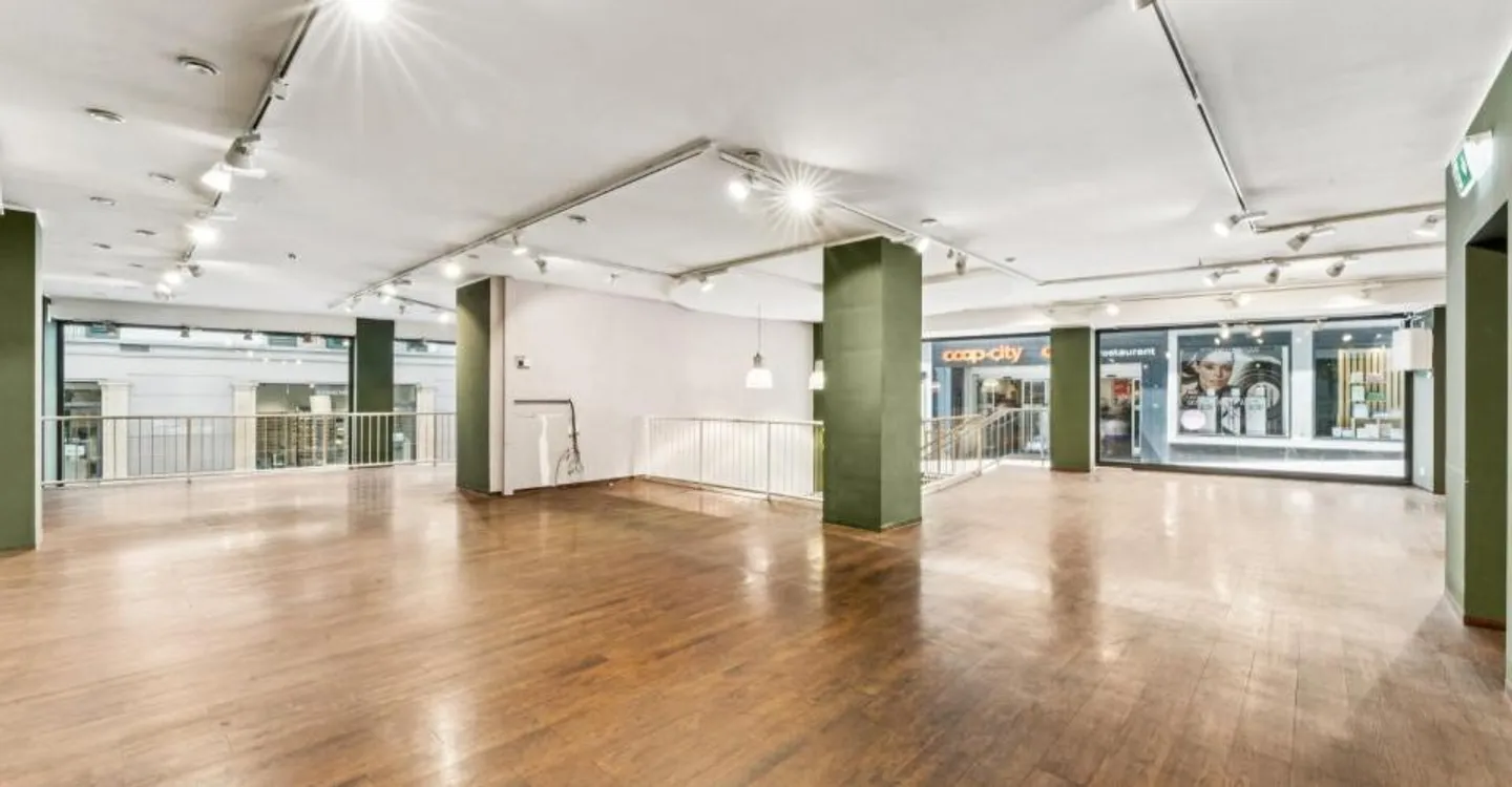 Représentatif et élégant : Espace de vente dans un emplacement de choix - Photo 3 sur 6
