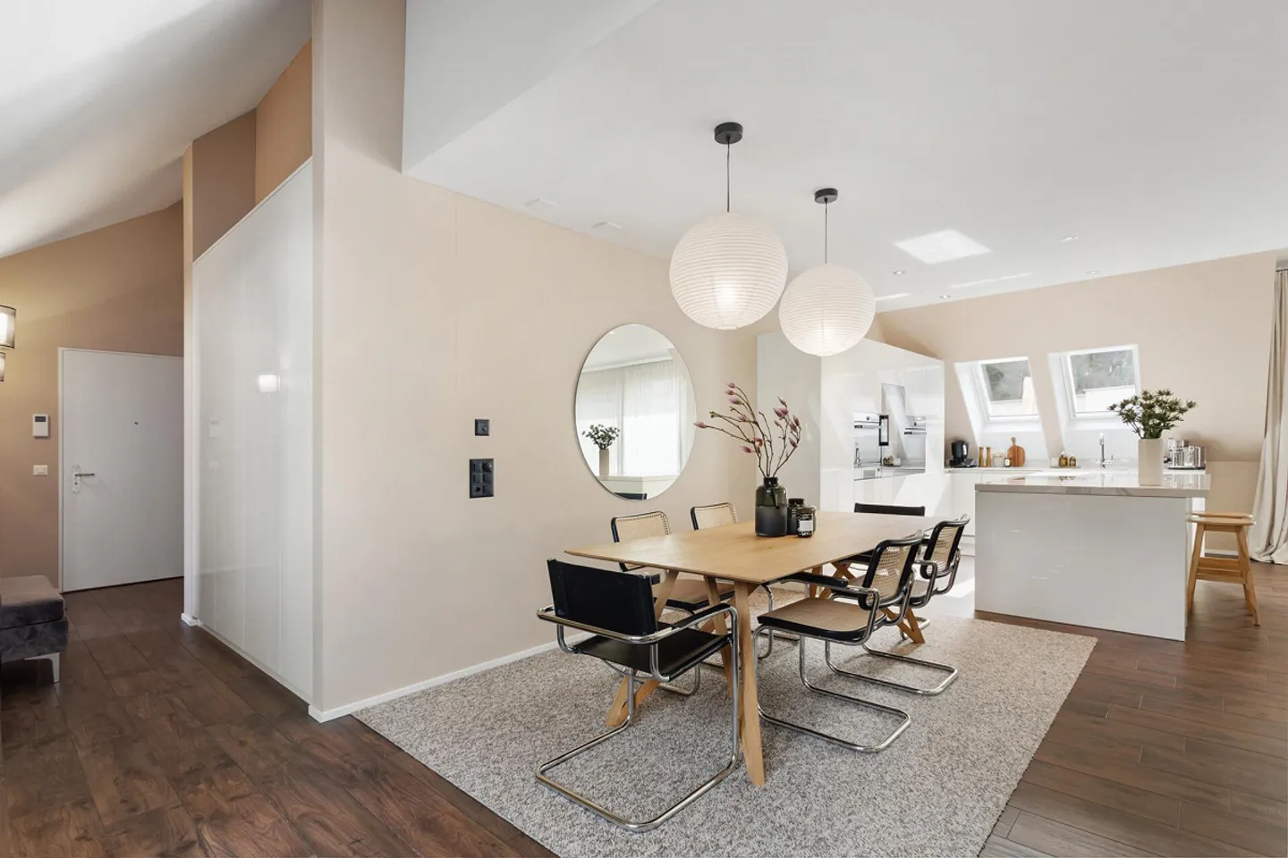 Penthouse Feel: Luxurious 5.5-Room Penthouse Apartment for High Demands - Photo 4 of 21