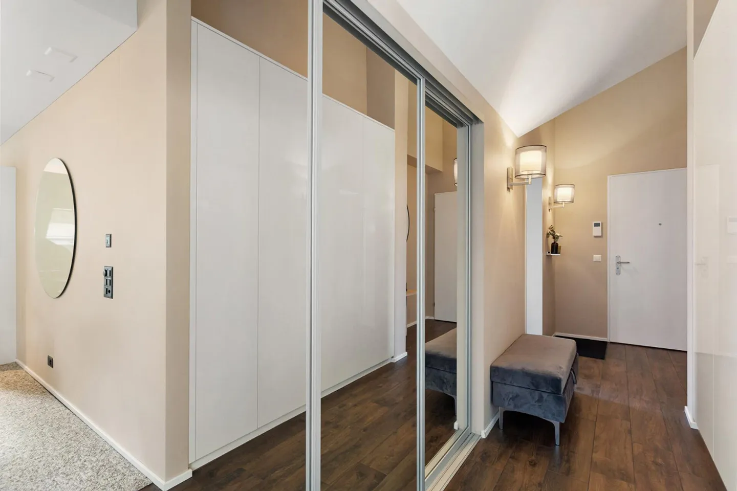 Penthouse Feel: Luxurious 5.5-Room Penthouse Apartment for High Demands - Photo 8 of 21