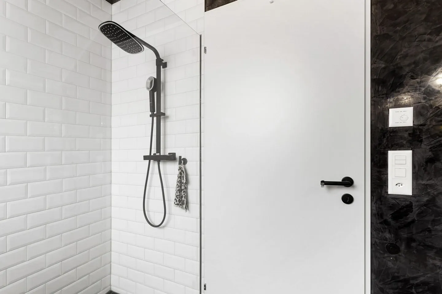 Penthouse Feel: Luxurious 5.5-Room Penthouse Apartment for High Demands - Photo 11 of 21