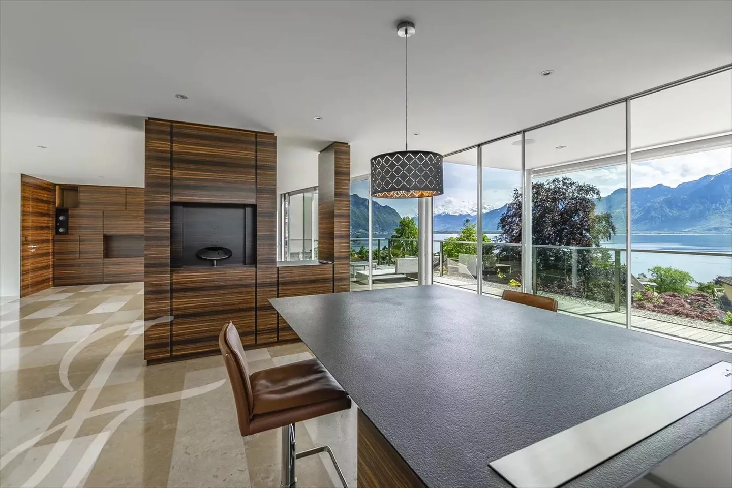 Attico in stile moderno con vista a 360 gradi - Foto 4 di 12