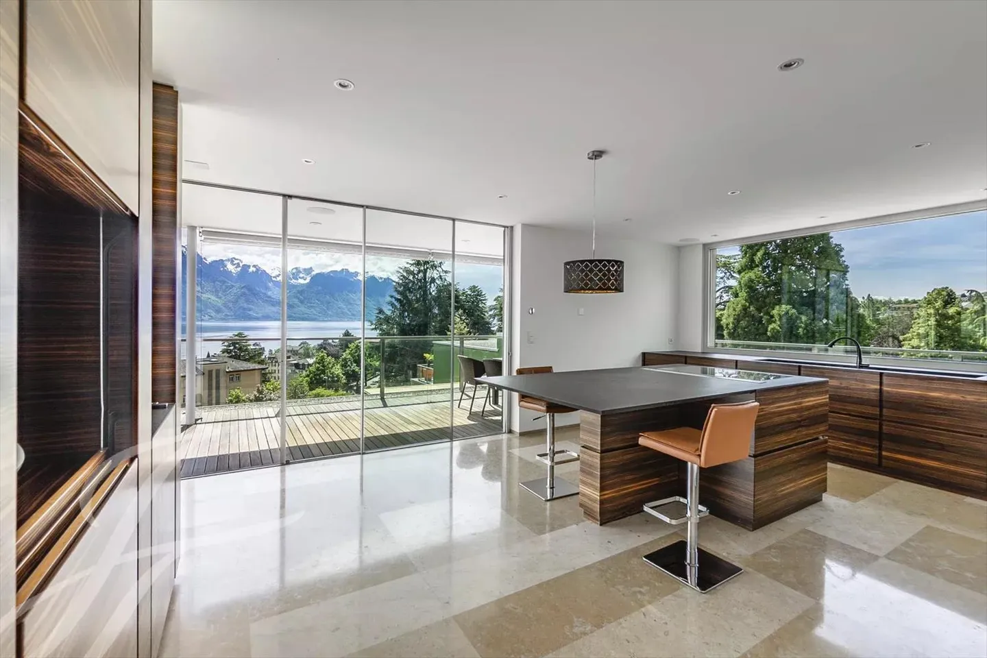 Attico in stile moderno con vista a 360 gradi - Foto 5 di 12