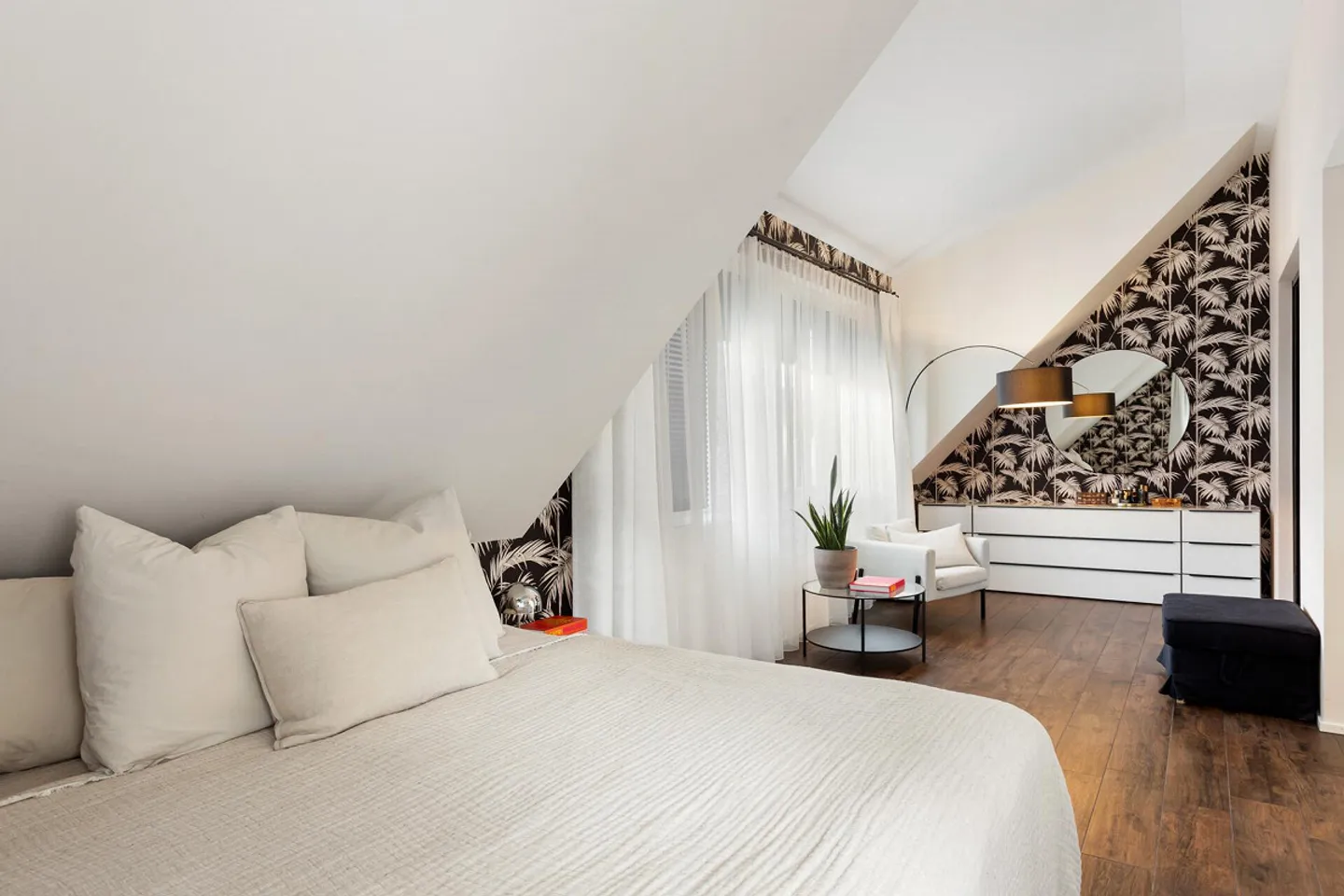 Penthouse Feel: Luxurious 5.5-Room Penthouse Apartment for High Demands - Photo 13 of 21