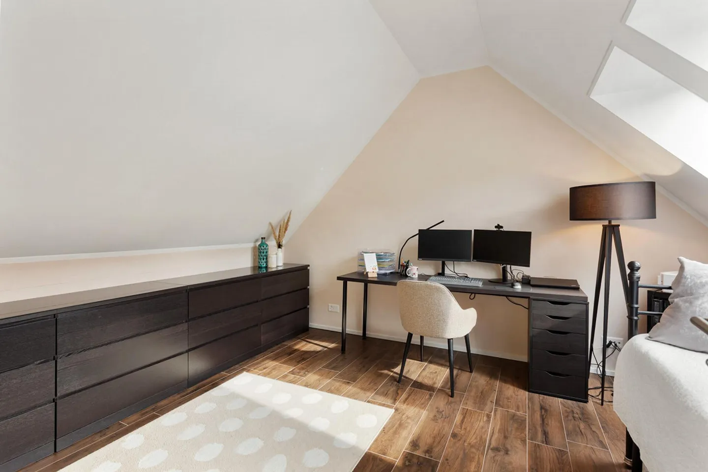 Penthouse Feel: Luxurious 5.5-Room Penthouse Apartment for High Demands - Photo 16 of 21